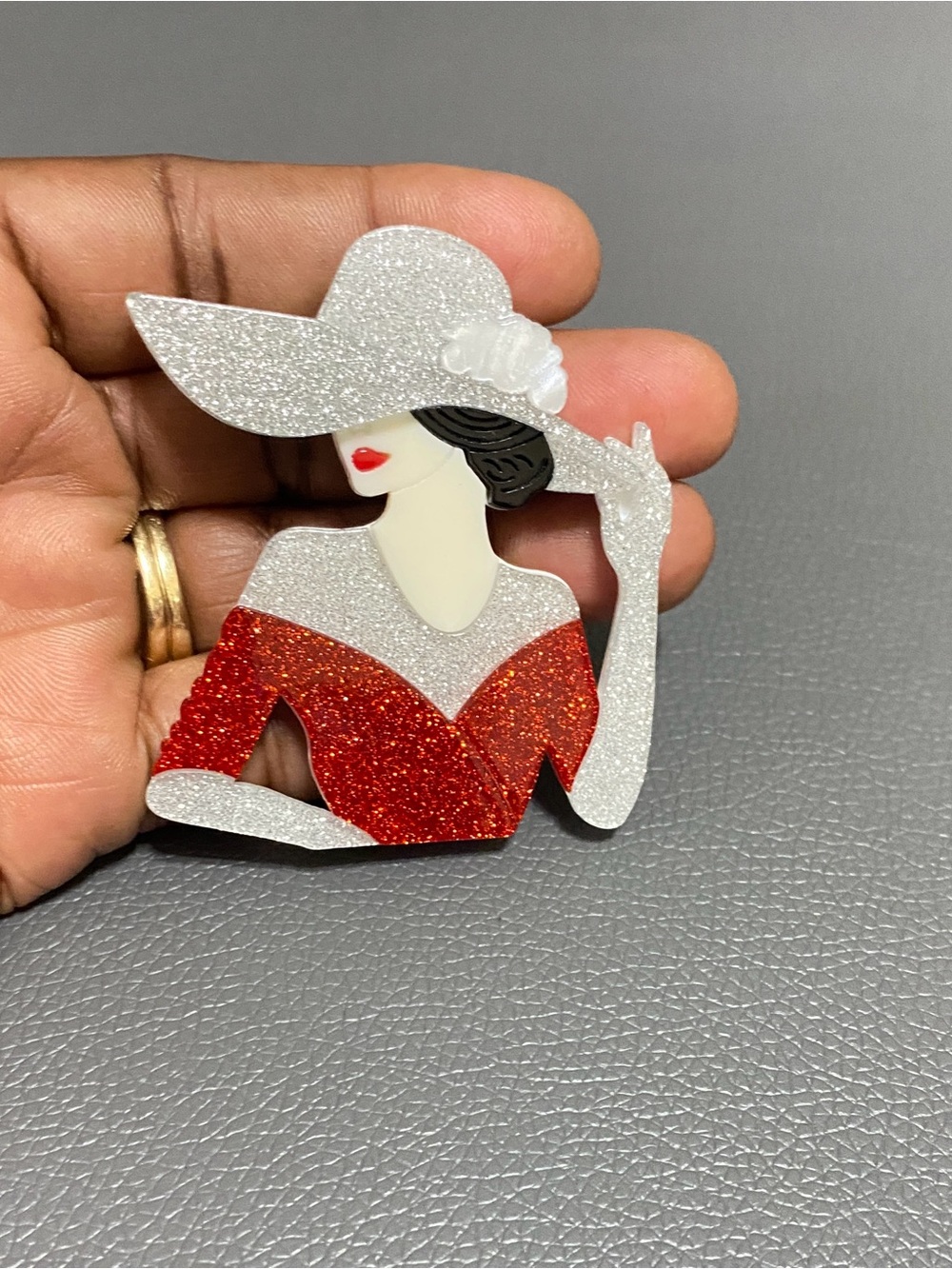 NWOT Elegant Red and Silver Lady Silhouette Brooch - Picture 2 of 3